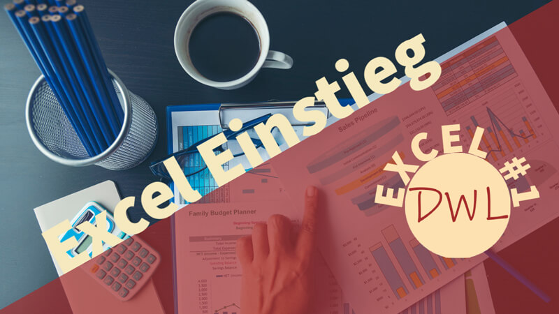 Tisch mit Berechnungen darauf